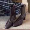 Botas Finas Elásticas Quadradas de Salto Alto Estilo Francês com Zíper Atrás para Outono e Inverno, Novas Botas Curtas Retro Super Estilosas de Salto Alto para Mulheres, Botas Martin