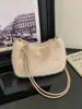 Bolsa de Pelúcia Feminina 2026 Nova Tendência Outono Inverno Moda Versátil Ombro Único Também Pense na Bolsa para Ir ao Trabalho Bolsa Transversal