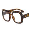 Gafas de sol de marco elegante de nuevo estilo, tendencia de personalidad europea y americana, gafas cuadradas, gafas de sol de moda con brillo, gafas lisas para mujer