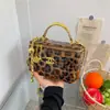 Popular Bolso Cuadrado Pequeño con Estampado de Leopardo de Comercio Exterior, Elegante Bolso de Hombro Cruzado Brillante Estilo Chanel, Bolso Caja Acolchado con Cadena