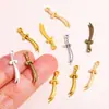 Accesorios para joyería DIY transfronterizos al por mayor colgantes de cuchillo arma multicolor vintage collares hechos a mano llaveros colgantes de aleación
