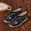 Zapatos Hanfu, zapatos Xiangyun de estilo antiguo para niños, zapatos de tela antiguos de Beijing de estilo chino, zapatos de disfraz antiguos para niños, zapatos de actuación con reloj de jardín de infantes