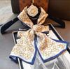 Bufanda Pequeña Larga Estrecha de Seda Fina Corea del Sur Bufanda Decorativa Otoño e Invierno Moda Cinta Combinación para Mujer Bufanda de Moda Elegante