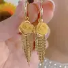 Brincos de Borla Rosa de Luxo de Alta Qualidade com um Pingente Super Delicado, Brincos Antiperda de Temperamento Fashion de Alta Qualidade