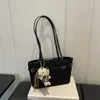 Bolsa de Hombro de Cuero Suave Nueva Otoño 2026 para Mujer Versátil Sensación de Alta Gama Bolso de Hombro Único Temperamento a la Moda Simple al por Mayor Bolsos para Mujer