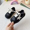 Sapatos para Bebês e Crianças Pequenas 2025 Estilo Verão Meninos Sapatos Casuais Confortáveis Estilo Coreano Meninas Cor Estrela Color Block Solado Macio Sapatos Individuais