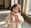 Bufanda de punto suave y versátil de color liso para niños y niñas, que realza el ambiente invernal, favorecedora para el cutis, calentador de cuello de lana para nuevos estudiantes