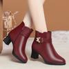 Botas cortas de tacón grueso, zapatos de mamá de suela suave para mujer, botas de otoño e invierno, zapatos cálidos de algodón para mediana edad y mayores, zapatos de cuero suave con forro polar de invierno