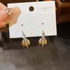 Pendientes Minimalistas de Zirconia en Forma de C Estilo Coreano, Pendientes Geniales Estilo Ins, Pendientes de Perlas Lujosos y de Alta Gama con un Diseño Único