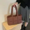 Bolsa acolchoada xadrez grande transfronteiriça para mulheres, nova bolsa acolchoada de algodão 2026, grande capacidade, bolsa de ombro leve, bolsa de axila