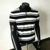 2026 Verão Novo Estilo Manga Curta Masculina Polo de Três Botões Listrada em Preto e Branco Camiseta Casual de Malha