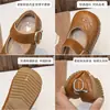 Sapatos Individuais Trançados para Meninas Estilo Novo Primavera e Outono 2026 Sapatos de Princesa com Fivela da Moda Solado Macio Sapatos de Couro Antiderrapantes para Crianças
