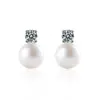 Pendientes de perla de imitación moissanita más vendidos transfronterizos para mujer, lujo ligero, diseño simple de nicho, pendientes brillantes de diamante Diana al por mayor