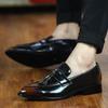 Sapatos de couro masculinos estilo britânico, estilo pontudo, estilo boate, couro envernizado coreano brilhante