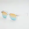 Gafas de sol modernas para adultos con montura negra, protección UV y antirreflejos, diseño de varillas metálicas, un artículo imprescindible para las salidas diarias