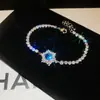 Pulsera de flor redonda con cierre de circonita, lujo ligero, alta gama, pulsera exquisita con un diseño elegante, versátil y a la moda, venta al por mayor