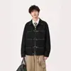 Chaqueta de trabajo de mezclilla cruda con diseño de hebilla de avión clásica americana, estilo corto versátil unisex con diseño plisado abrigo de mezclilla