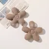 Tela de Cuadros Estilo Japonés Fresca y Sencilla Rellena de Algodón Accesorio de Flor de Cinco Pétalos DIY Accesorio para el Cabello Broche para Ropa Piezas para Accesorios de Joyería