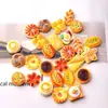 Accesorios de Resina Mini Comida Horneada Artificial Juguete Pan DIY Pegamento de Crema Parche para Funda de Teléfono Móvil Accesorios para el Cabello Materiales Decorativos