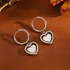 Elegante Versátil Colgante de Cobre Forma de Corazón Joyería Dulce Flor Hueca Corazón de Melocotón Concha Blanca Incrustada Diamante Clip de Oreja Set de Collar para Mujeres