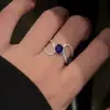 Anillo Nuevo Estilo Lujo Ligero Moda Gama Alta Versátil Nicho Exquisito Único Brillante con un Diseño Personalizado Sencillo y Creativo