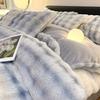 Juego de cama de cuatro piezas de terciopelo de conejo clase A, ropa de cama de terciopelo de leche simple engrosada de doble cara de terciopelo coral, sábana de invierno, funda nórdica estilo Ins