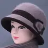 Sombrero de Lana de Ala Ancha para Mujer Otoño/Invierno Cálido con Piel de Conejo a Prueba de Frío para Exteriores para Madres y Abuelas de Mediana Edad y Mayores con Gorro de Punto de Forro Polar Adicional