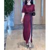 23325 Big Aimei Yiyuan Vestido Novo de Verão 2023 Manga Curta Cor Sólida Vestido Longo Feminino com Cinto Fino Dividido na Perna