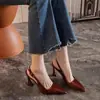 Zapatos de tacón alto color burdeos con hebilla de corte bajo, femeninos y sexys, con tacón de aguja, cómodos para uso prolongado, sandalias de tira trasera, nuevo modelo primavera 2025