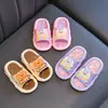Novas Pantufas Infantis de Verão, para Banheiro e Casa de Meninas, Antiderrapantes, com Solado Macio, Desenhos Animados, Pantufas de Bebê