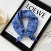 Lenço Quadrado Pequeno 58 Algodão Puro Azul Paisley Lenço de Seda Versátil Estampa Floral Lenço Fino para Pescoço Lenço para Mulheres Atacado