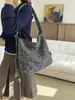 2025 Nueva Bolsa de Mezclilla Estilo Perezoso para Mujer Versátil Bolso Tote de Gran Capacidad Bolso de Hombro Simple para el Viaje Diario