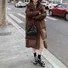Jaqueta de algodão cor de café para mulheres, comprimento médio, novo estilo Outono/Inverno 2026, estilo de rua popular, jaqueta casaco de algodão com gola alta espessa, moderna