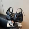 2025 Nuevo Bolso de Mujer Bolso de Axila Moda Retro Bolso de Hombro Europeo y Americano Versátil Popular Bolso Bandolera