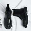 [Personalizado] Botas Martin Masculinas Outono Casual Estilo Britânico Mais Fáceis de Combinar Cano Médio de Solado Grosso Botas de Motocicleta Pretas 68005-R