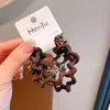 Paquete de 4 Gomas para el Cabello Sencillas con Patrón Ondulado Color Té con Leche, Elásticos Elegantes para el Cabello, Cuerdas Básicas de Alta Elasticidad para Mujeres
