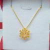 Pingente de Coroa de Diamante Banhado a Ouro Latão, Colar Coração de Ouro de Areia Vietnamita, Fornecimento de Barraca de Rua Moderno e Variado, Fornecimento Direto