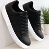 Tênis Brancos Novos da Primavera 2026 Estilo Coreano Tendência Sapatos Esportivos Casuais Brancos Sapatos Casuais Versáteis da Moda