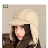 Gorra de aviador de invierno estilo coreano, ligera, cálida, rellena de plumón, con protección para las orejas, para hombres y mujeres, gorro para viento y nieve del noreste, algodón de plumón
