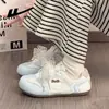 Zapatillas de entrenamiento alemanas 2026 modelo nuevo, con bloques de color, lindas y cómodas, alto valor estético, zapatos casuales versátiles y vibrantes, calzado de mujer elegante con un diseño único