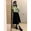 Chaqueta Verde Pequeña Fragante Estilo Francés 25 para Mujer en Otoño e Invierno Chaqueta de Lana Engrosada para Personas Bajas con Acabado de Alta Gama