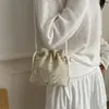 Bolsa Pequeña de Verano 2026 Nueva de Moda Bolso Cruzado de un Solo Hombro para Niñas, Mini Bolso Cubo Tejido de Paja Influencer de Instagram