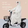 Poncho de lluvia impermeable para bicicletas eléctricas, adecuado tanto para hombres como para mujeres, diseñado para ciclismo al aire libre, con mangas, y disponible en talla de adulto, extragrande y extragrueso