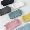Calcetines de yoga bordado personalizado en lotes pequeños con logo, suela antideslizante profesional con puntos adhesivos, calcetines deportivos casuales de media pantorrilla personalizados