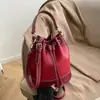 Bolsa Saco de Grande Capacidade Europeia e Americana Amazon Bolsas Casuais de Nicho Bolsa de Ombro Único Bolsa de Mão Retro de Alta Qualidade Comércio Exterior