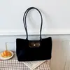 Bolsa tote de grande capacidade para o dia a dia, bolsa de ombro de camurça moderna retrô tendência, bolsa de axila moderna para o dia a dia