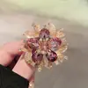 Broche de Flor Morada Elegante Estilo Europeo y Americano Broche con Personalidad Elegante para Mujer 2026 Accesorio para Abrigo Cárdigan Regalo para Mujer