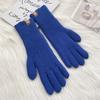Guantes coreanos de punto de lana azul Klein de color sólido con etiqueta para los dedos, expuestos a la pantalla táctil para mantener el calor en otoño e invierno.