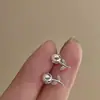 Pendientes de Plata de Ley S925 para Mujer 2025 Nuevo Estilo Popular Pendientes Pequeños Frescos Diseño de Nicho Pendientes Versátiles Venta al por Mayor