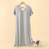 Venta al por mayor de fábrica camisón de verano modal para mujer con almohadilla en el pecho sujetador a rayas integrado para el hogar suelto manga corta midi